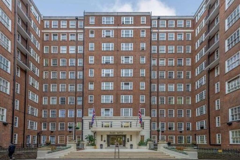 Spacious 3 Bedroom Flat In The Heart Of * Londres